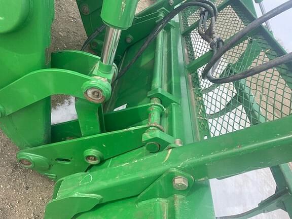 Image of John Deere 7200R equipment image 3