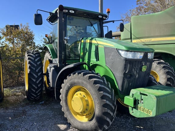 2012 John Deere 7200R Equipment Image0