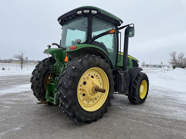 Image of John Deere 7200R equipment image 2