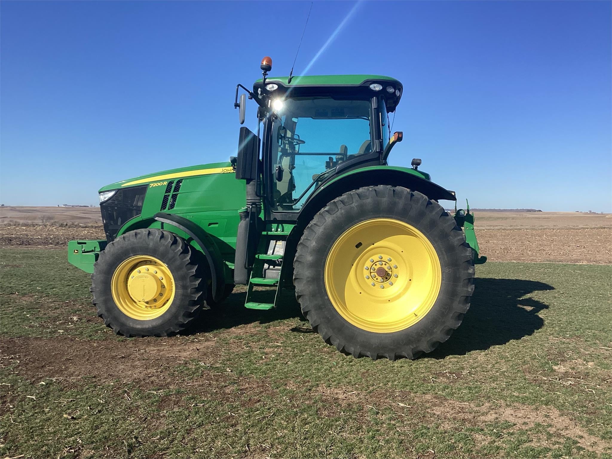 SOLD - 2012 John Deere 7200R Lot No. 1322 Tractors with 200 HP ...