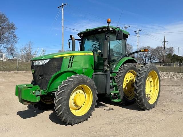 Image of John Deere 7200R equipment image 1