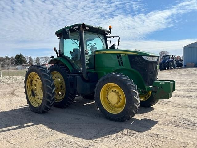 Image of John Deere 7200R equipment image 3