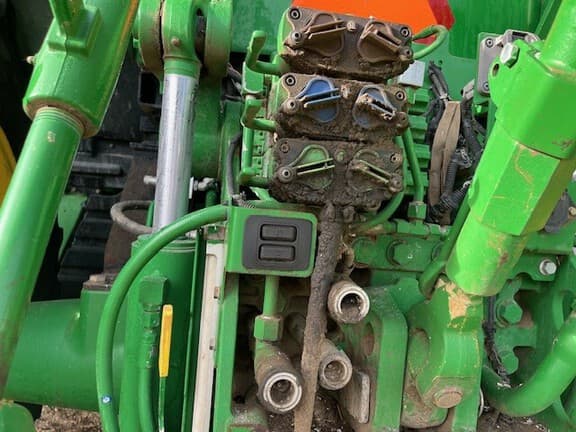 Image of John Deere 7200R equipment image 4