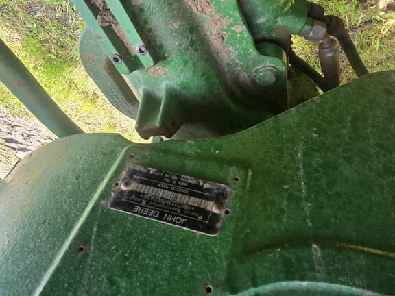 Image of John Deere 7200R equipment image 1