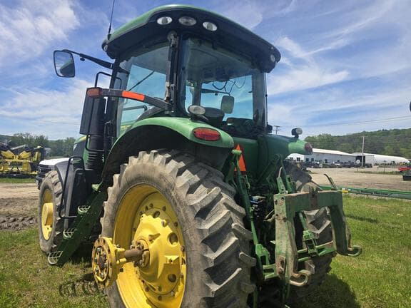 Image of John Deere 7200R equipment image 2