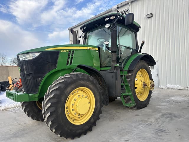 Image of John Deere 7200R equipment image 4