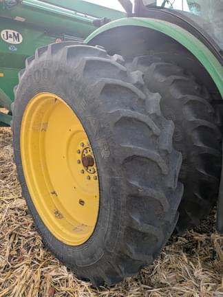 Image of John Deere 7200R equipment image 3