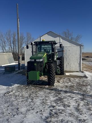 Image of John Deere 7200R equipment image 1