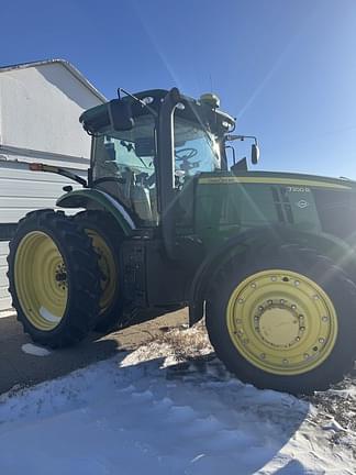 Image of John Deere 7200R equipment image 2