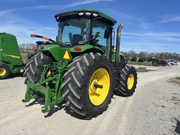 Image of John Deere 7200R equipment image 3