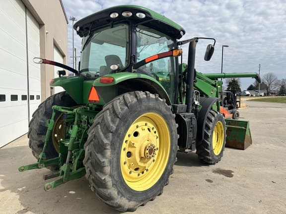 Image of John Deere 7200R equipment image 3