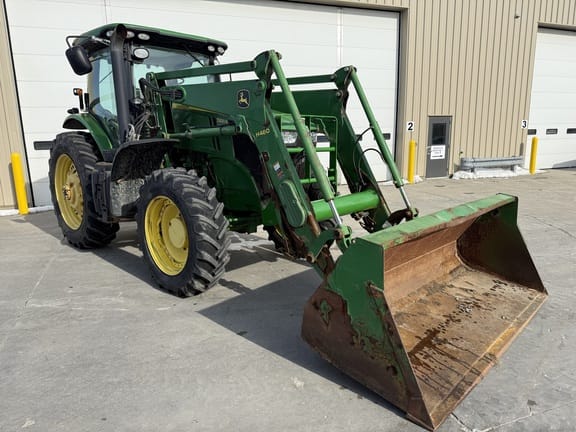 2012 John Deere 7200R Equipment Image0