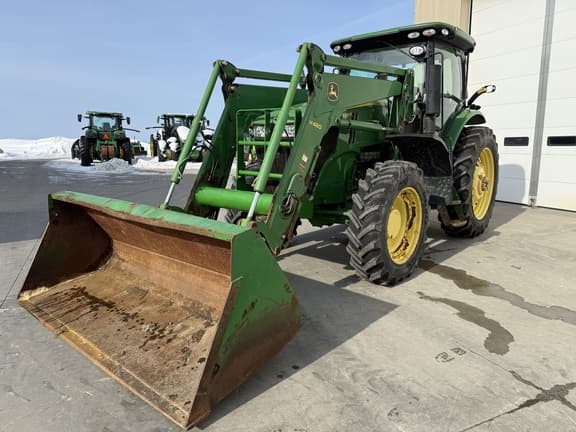 Image of John Deere 7200R equipment image 2