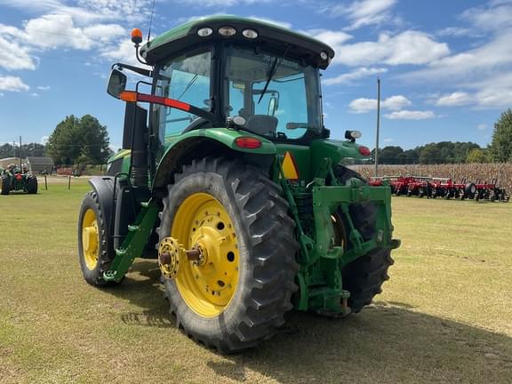 Image of John Deere 7200R equipment image 3