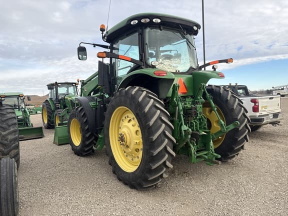 Image of John Deere 7200R equipment image 2
