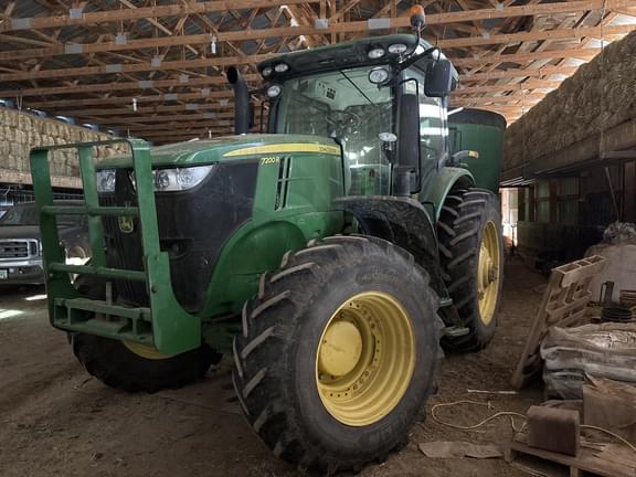 Image of John Deere 7200R equipment image 1