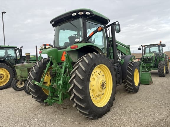 Image of John Deere 7200R equipment image 3