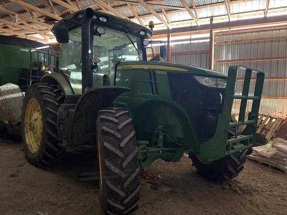 Image of John Deere 7200R equipment image 2