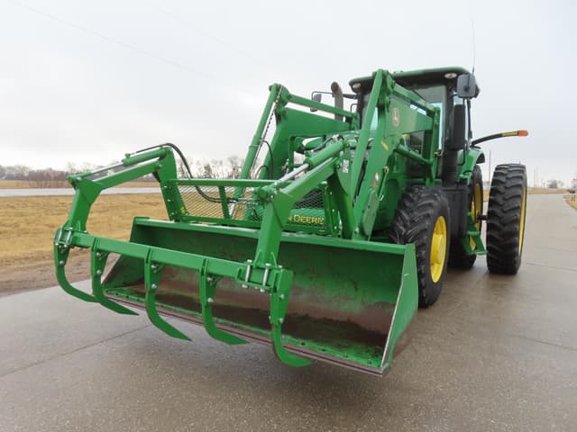 Image of John Deere 7200R equipment image 1
