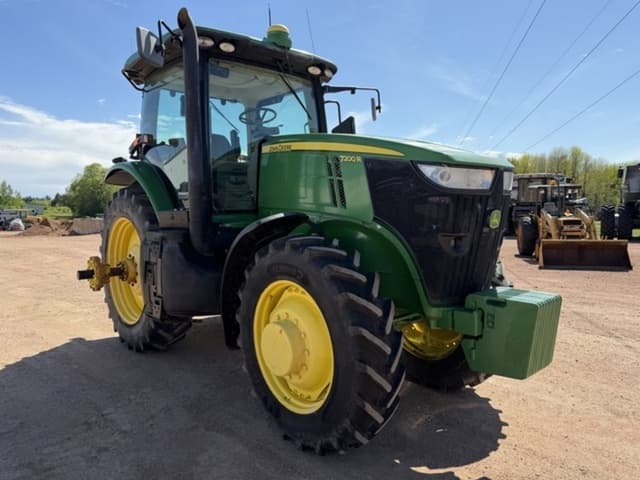 Image of John Deere 7200R equipment image 2