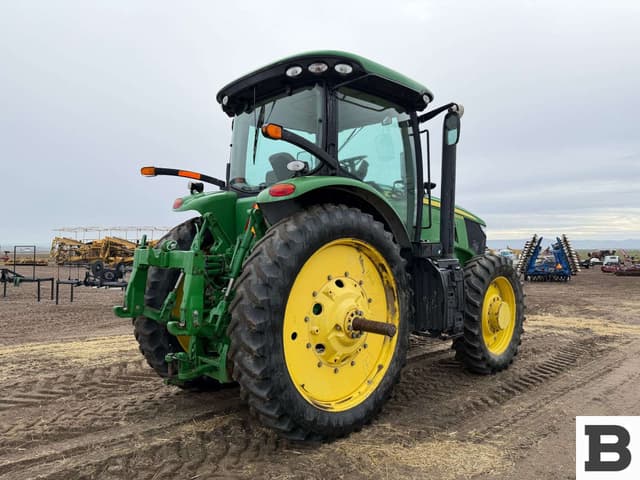 Image of John Deere 7200R equipment image 4