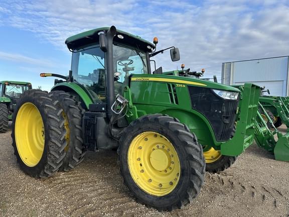 Image of John Deere 7215R equipment image 1