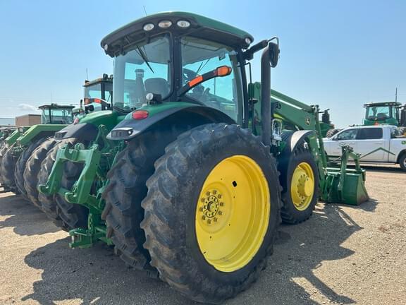 Image of John Deere 7215R equipment image 4