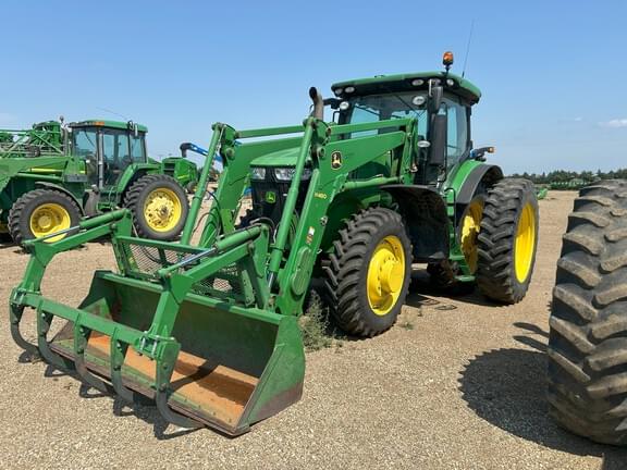 Image of John Deere 7215R equipment image 2