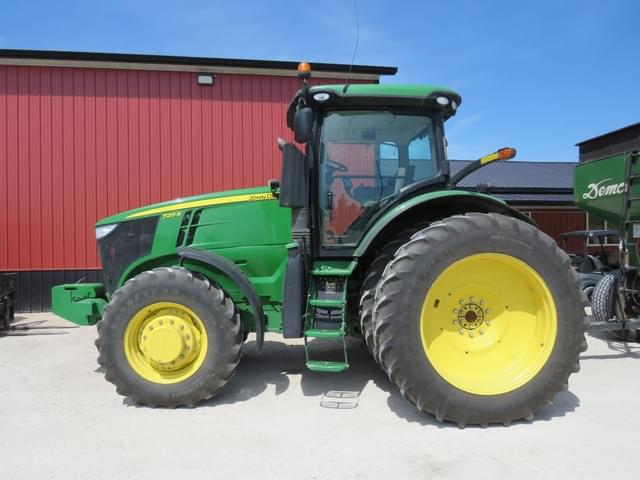 Image of John Deere 7215R equipment image 1
