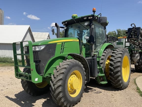 Image of John Deere 7215R equipment image 4