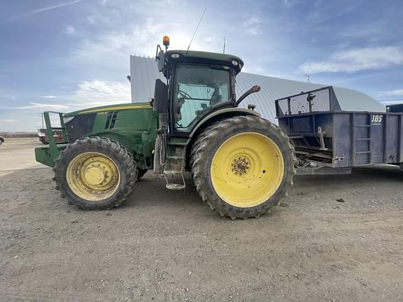 Image of John Deere 7215R Primary image