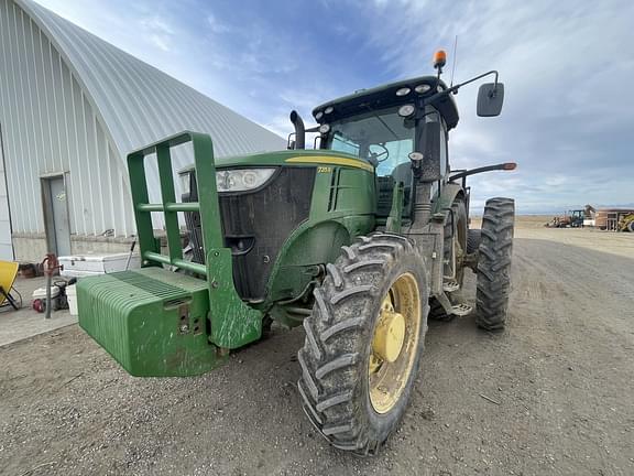 Image of John Deere 7215R equipment image 2