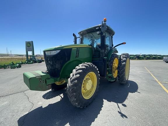 Image of John Deere 7215R equipment image 1