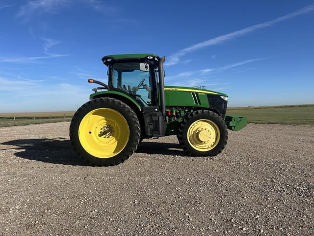 Image of John Deere 7215R equipment image 1