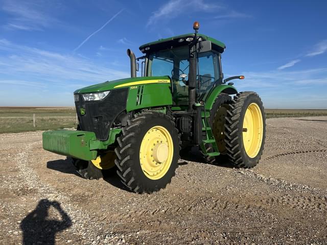 Image of John Deere 7215R equipment image 4