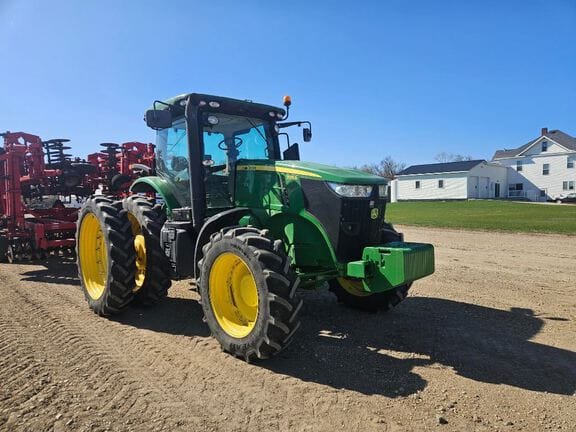 2012 John Deere 7215R Equipment Image0