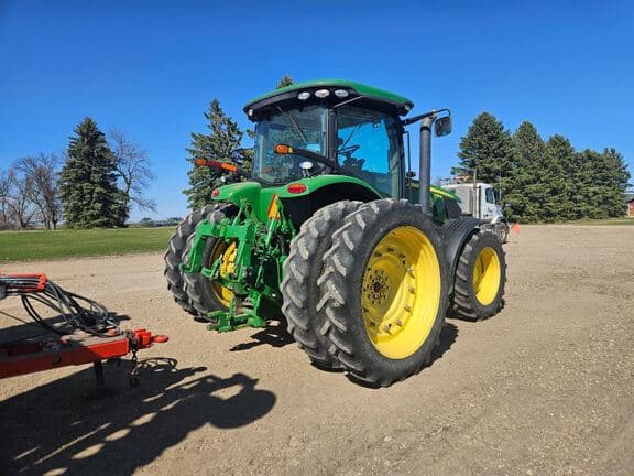 Image of John Deere 7215R equipment image 4