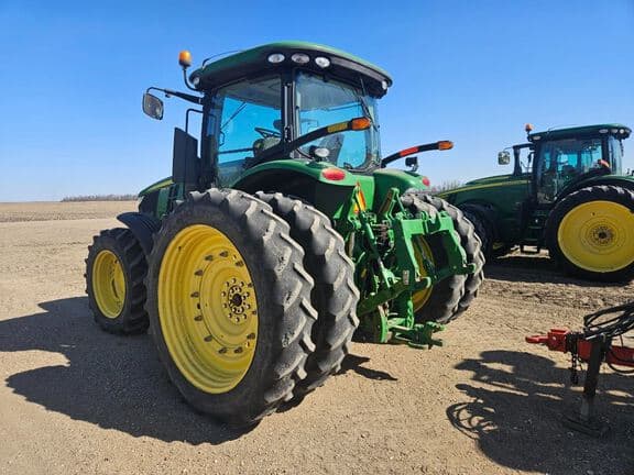 Image of John Deere 7215R equipment image 2
