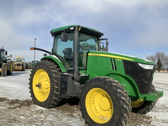 2012 John Deere 7215R Equipment Image0