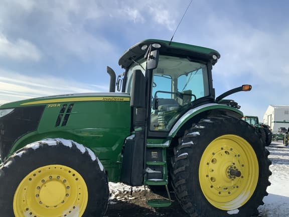 Image of John Deere 7215R equipment image 1