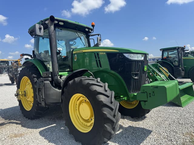 Image of John Deere 7215R equipment image 2