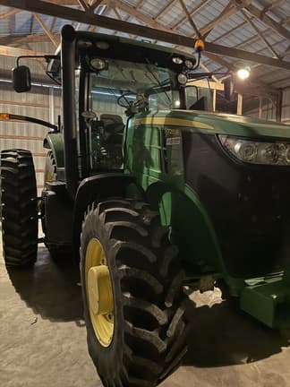 Image of John Deere 7215R equipment image 1