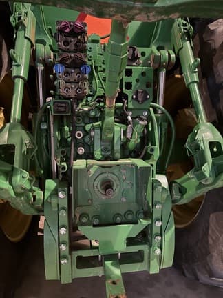 Image of John Deere 7215R equipment image 2