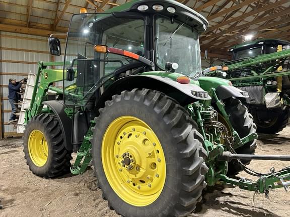 Image of John Deere 7215R equipment image 3