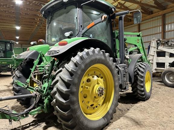 Image of John Deere 7215R equipment image 2