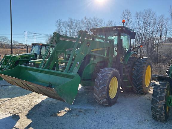 Image of John Deere 7215R Image 1