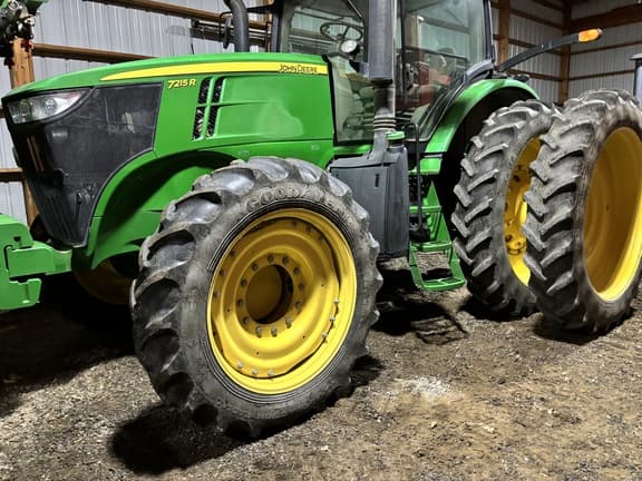 Image of John Deere 7215R equipment image 1