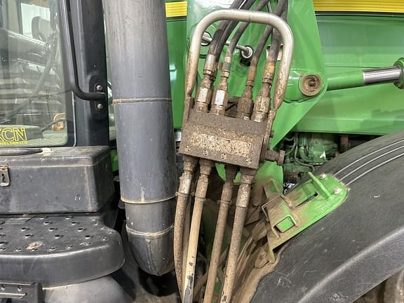 Image of John Deere 7215R equipment image 3