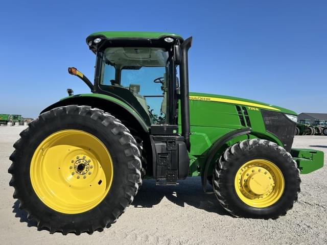 Image of John Deere 7215R equipment image 3