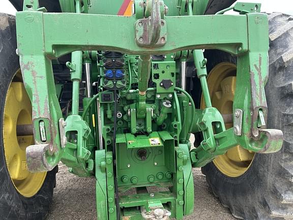 Image of John Deere 7215R equipment image 1